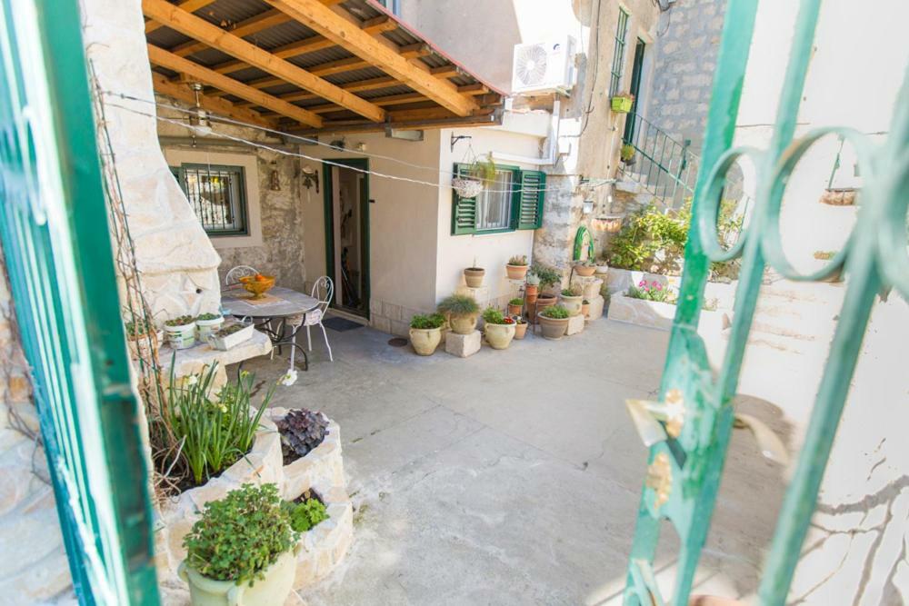 Apartment Antica With Yard & Bbq Split Ngoại thất bức ảnh